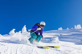 爱游戏娱乐-足球赛事战绩喜人，球员技术精益求精，足球成果