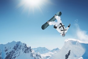 AYX GAMING-《电竞战队数字化运营：从数据分析到粉丝管理》，电子竞技游戏战队