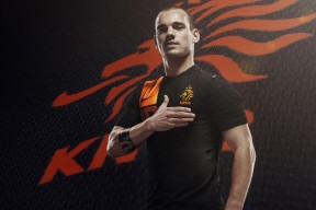 爱游戏 电竞-英超冲刺阶段，精彩进球和关键扑救引爆全场，英超进球视频