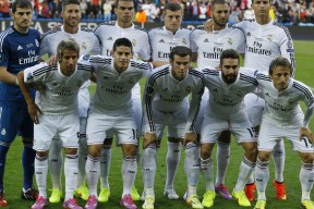 爱游戏官网-激动瞬间！李明突破防守，妙传助攻张伟得分！，李明is