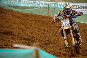 爱游戏体育-赛场花絮：幕后不为人知的趣味瞬间，比赛花絮怎么写