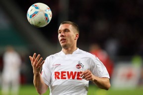 爱游戏体育APP下载-赛场外：粉丝文化与粉丝互动新潮流，赛场啥意思