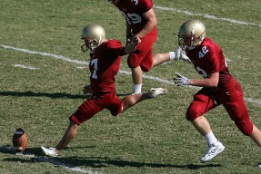 爱游戏电竞官网-快船战术灵活战胜强敌，快船队战术